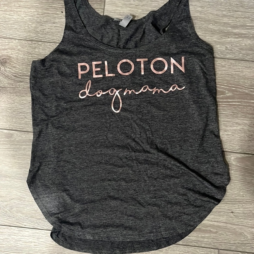 𝅺peloton dog mama tank top